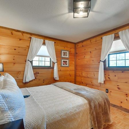 Central Sevierville Cabin With Hot Tub And Views! Exterior foto