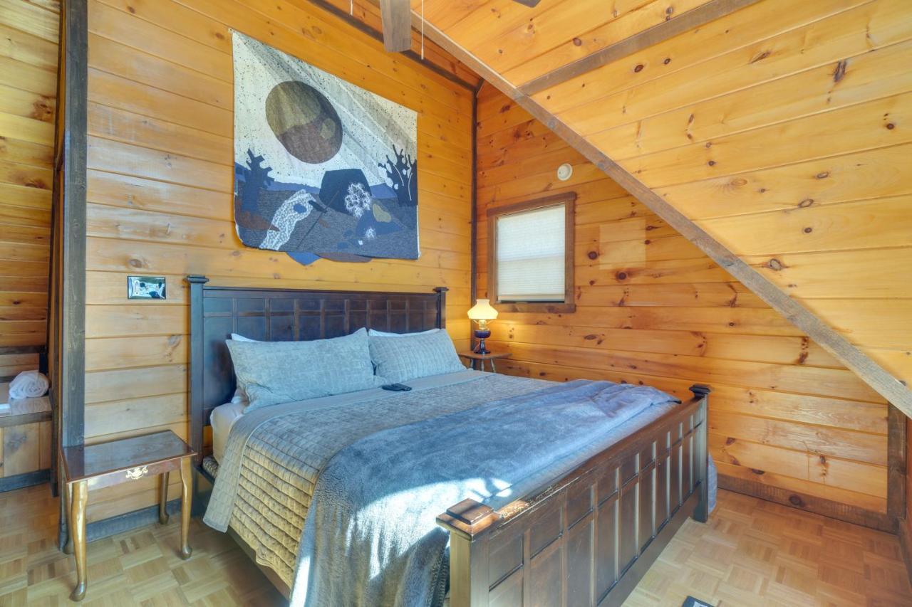 Central Sevierville Cabin With Hot Tub And Views! Exterior foto